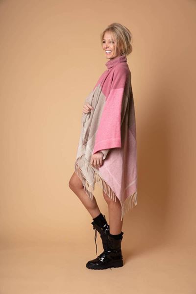 Picture of Cape - AC by Annelien Coorevits - Mantella - Pink