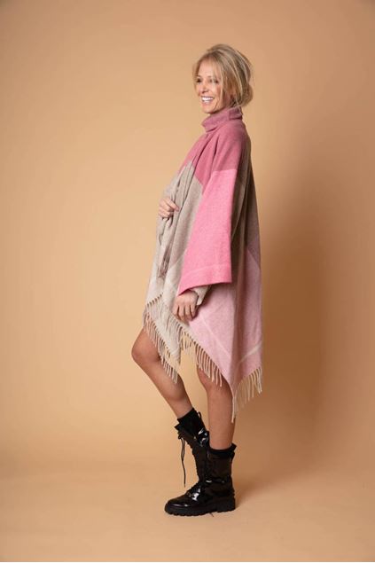 Picture of Cape - AC by Annelien Coorevits - Mantella - Pink